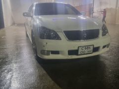 Photo of the vehicle Toyota Crown