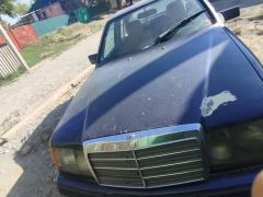 Сүрөт унаа Mercedes-Benz W124