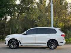 Photo of the vehicle BMW X7