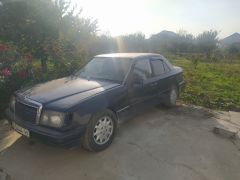 Сүрөт унаа Mercedes-Benz W124