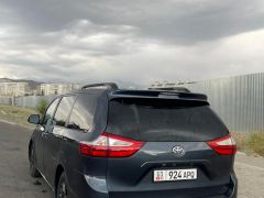 Фото авто Toyota Sienna