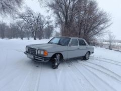 Фото авто Mercedes-Benz W123