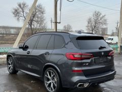 Photo of the vehicle BMW X5