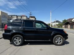 Photo of the vehicle Lexus GX