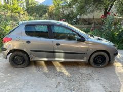 Photo of the vehicle Peugeot 206