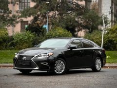 Photo of the vehicle Lexus ES