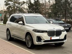 Photo of the vehicle BMW X7