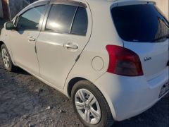 Сүрөт унаа Toyota Vitz