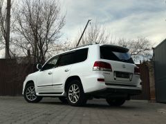 Photo of the vehicle Lexus LX