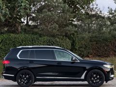 Photo of the vehicle BMW X7