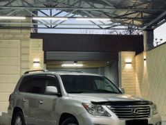 Photo of the vehicle Lexus LX