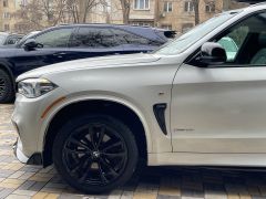 Photo of the vehicle BMW X5