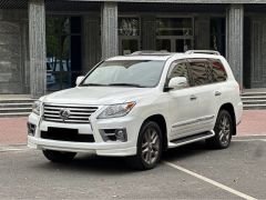 Photo of the vehicle Lexus LX