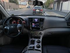 Сүрөт унаа Toyota Highlander