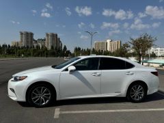 Photo of the vehicle Lexus ES