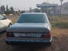 Сүрөт унаа Mercedes-Benz W124