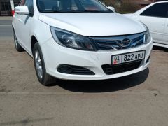 Фото авто BYD E5