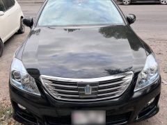 Photo of the vehicle Toyota Crown