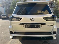 Photo of the vehicle Lexus LX