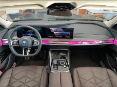 Photo of the vehicle BMW i7