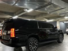 Photo of the vehicle Chevrolet Suburban