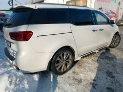 Photo of the vehicle Kia Carnival