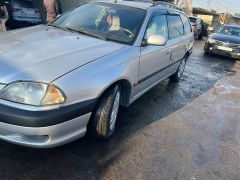 Сүрөт унаа Toyota Avensis