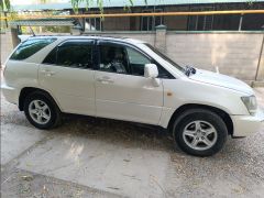 Сүрөт унаа Toyota Harrier