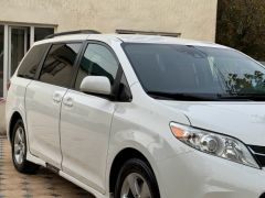 Фото авто Toyota Sienna