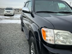 Сүрөт унаа Toyota Sequoia