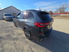 Photo of the vehicle BMW X5