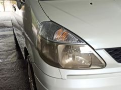 Сүрөт унаа Nissan Serena