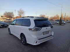 Фото авто Toyota Sienna