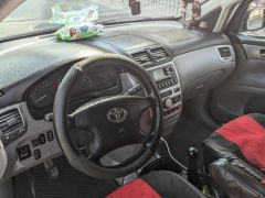 Сүрөт унаа Toyota Avensis Verso