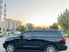 Сүрөт унаа Toyota Sequoia