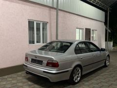 Photo of the vehicle BMW 5 Series