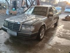 Фото авто Mercedes-Benz W124