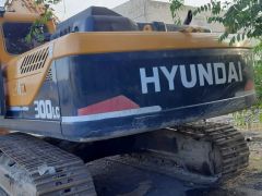 Photo of the vehicle Hyundai R300LC