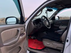 Photo of the vehicle Toyota Sequoia