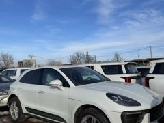 Photo of the vehicle Porsche Macan