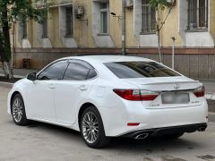 Photo of the vehicle Lexus ES