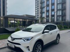 Сүрөт унаа Toyota RAV4