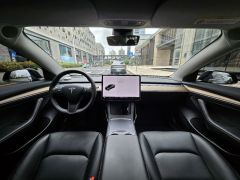 Фото авто Tesla Model 3