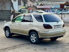 Сүрөт унаа Toyota Harrier