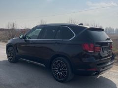 Photo of the vehicle BMW X5