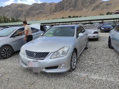 Photo of the vehicle Toyota Crown