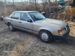 Сүрөт унаа Mercedes-Benz W124