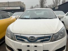 Фото авто BYD E5