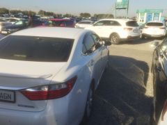 Photo of the vehicle Lexus ES