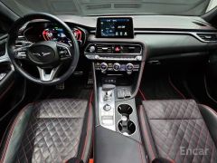 Photo of the vehicle Genesis G70